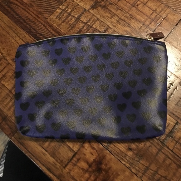 ** FREE WITH BUNDLE**Makeup bag - Picture 1 of 1
